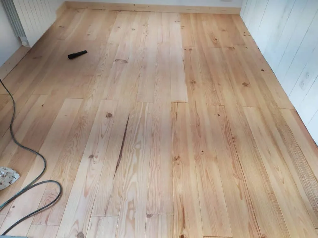 Parquet massif résineux – chantier