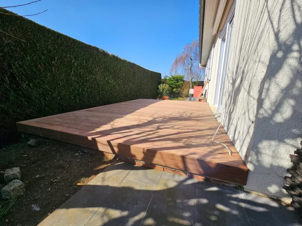Terrasse cumaru en cours de pose Bretteville-sur-Laize