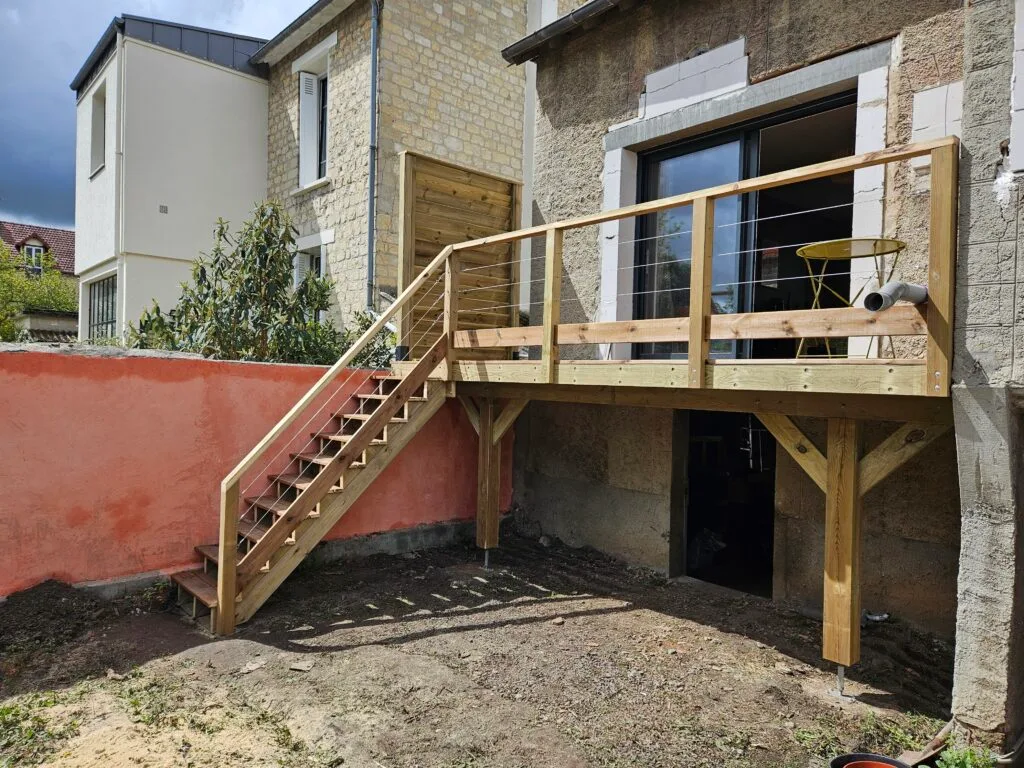 terrasse bois du nord sur pilotis Caen