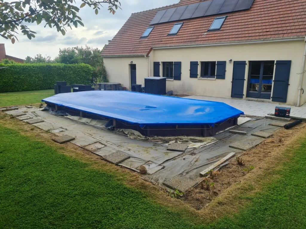 Piscine hors sol avant habillage terrasse bois choix US Barbery