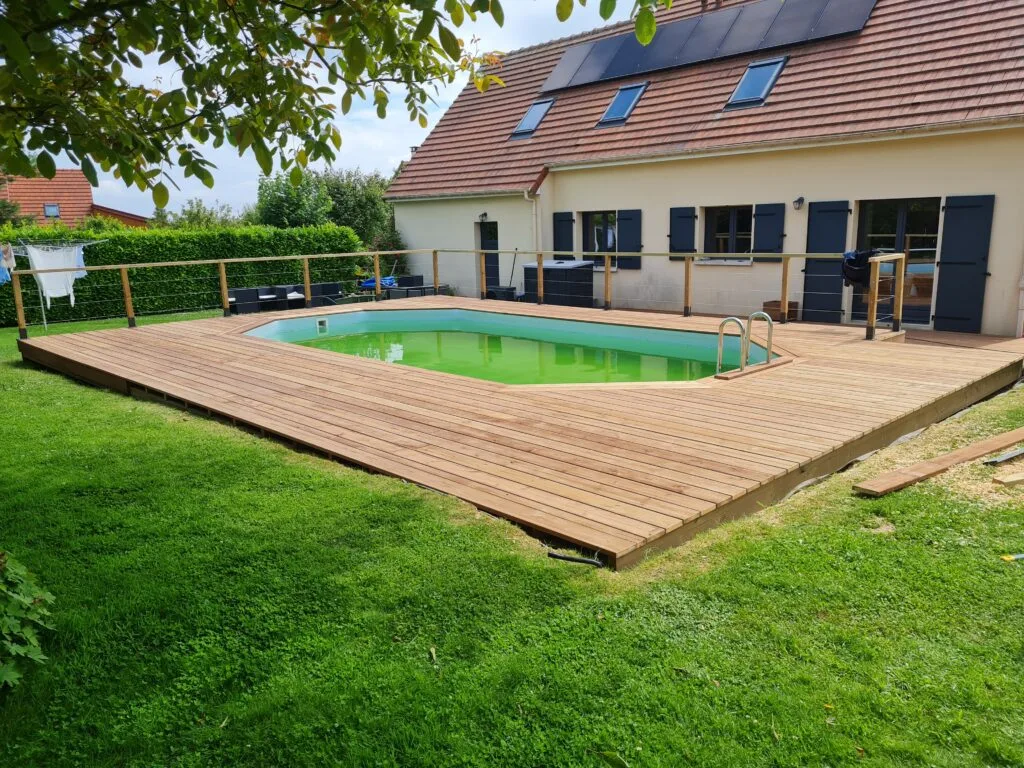 Terrasse bois du nord choix US avec piscine hors sol terminée Barbery