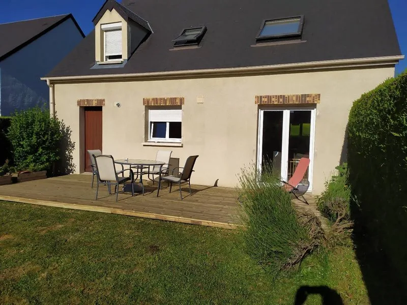 Terrasse bois extérieure sur pelouse terminée Bretteville-sur-Odon