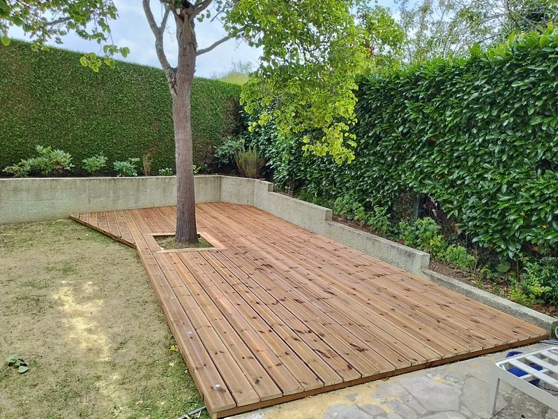 Terrasse bois du nord Bretteville-sur-Odon avant habillage muret en douglas