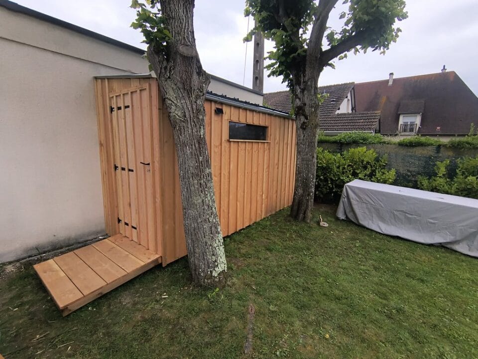 Abri de jardin sur mesure tout en longueur à Cabourg — LC Rénover